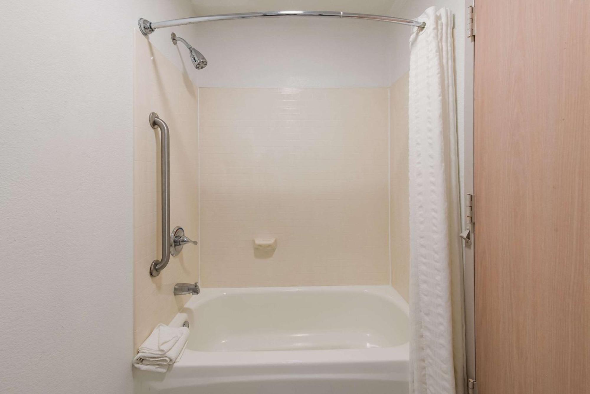 Country Inn & Suites By Radisson, Wichita East, Ks Luaran gambar